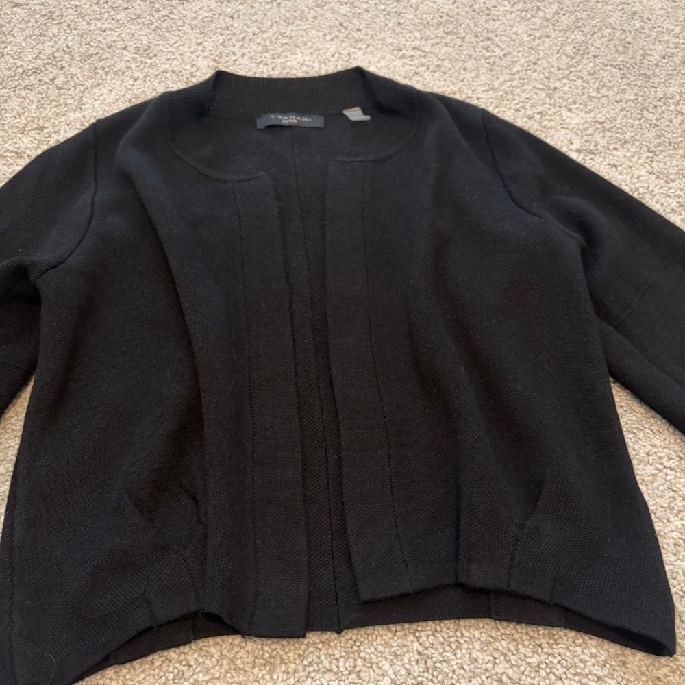 Tahari Cropped Cardigan Sweater Womens S Petite Black Layering Minimalist - Picture 2 of 6